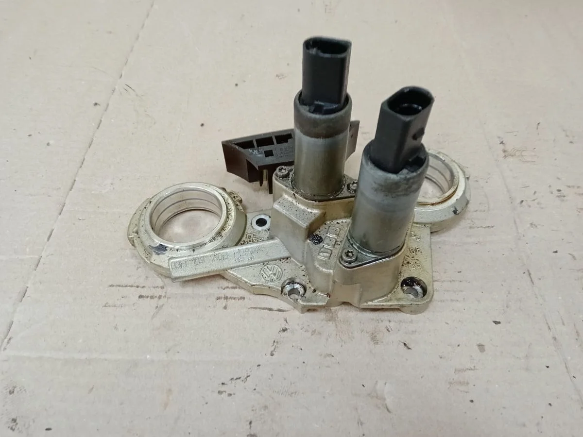 Клапан электромагн. изменения фаз ГРМ Volkswagen Touareg I (2002—2006) Touareg I (2002—2006) 1F7, 8J3, 8J9