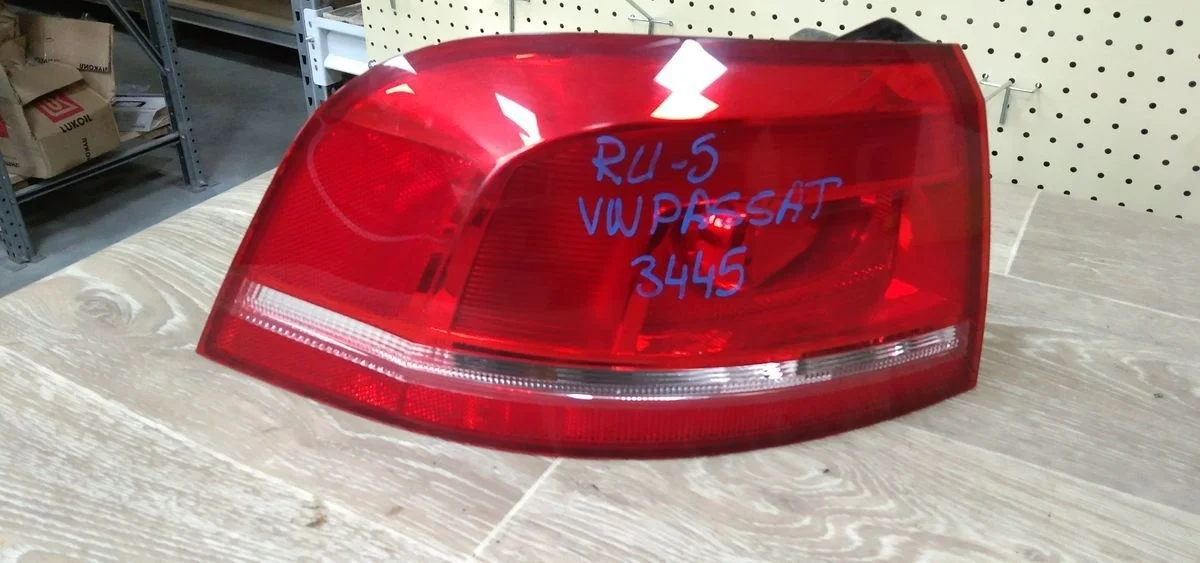 Фонарь задний наружный Volkswagen Passat B7 (2010—2015) Passat B7 (2010—2015)