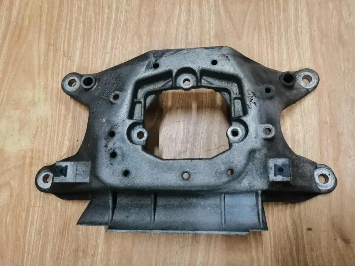 Кронштейн КПП Audi Q5 I (2008—2012) Q5 I (2008—2012) 8R