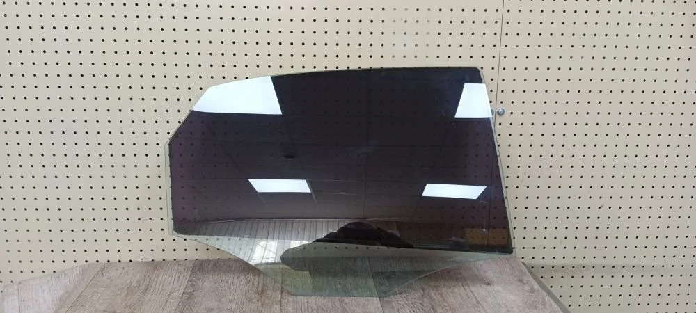 Стекло задней двери Volkswagen Polo Rus Polo V (2009—2015) NA2, 601, 602, 603, 604, 612, 614, 641, 642, 643, 644