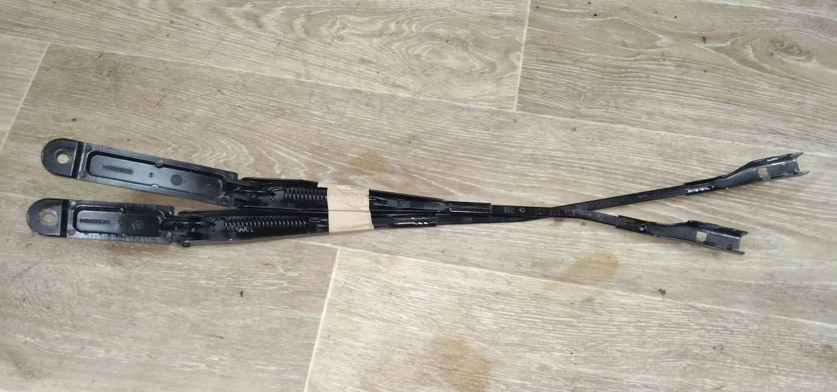 Поводок стеклоочистителя передний Volkswagen Jetta VI (2010—2015) Jetta VI (2010—2015) 162, 163, AV2, AV3