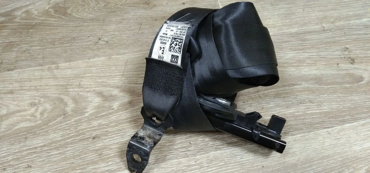 Ремень безопасности передний Volkswagen Polo V (2009—2015) Polo V (2009—2015) 612,  602,  6C1, V, 5