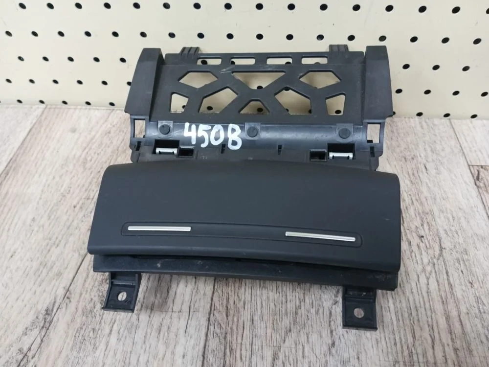 Пепельница Audi A3 8P рестайлинг 2 (2008—2013) A3 8P рестайлинг 2 (2008—2013) 8P