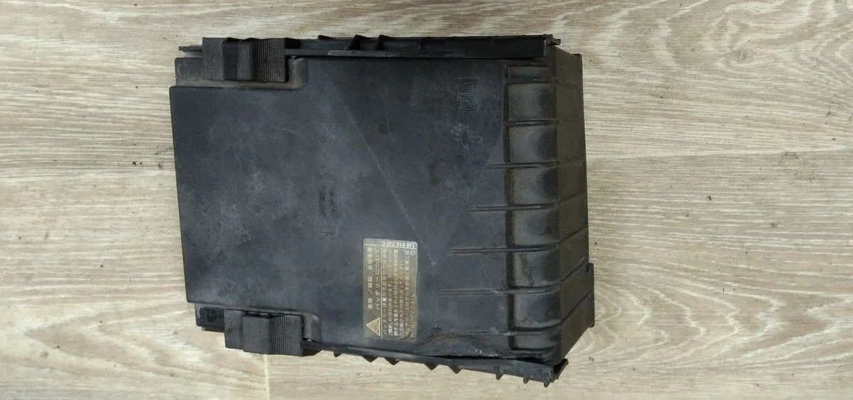 Крышка блока предохранителей Volkswagen Golf Mk6 (2008—2012) Golf Mk6 (2008—2012) 5K1