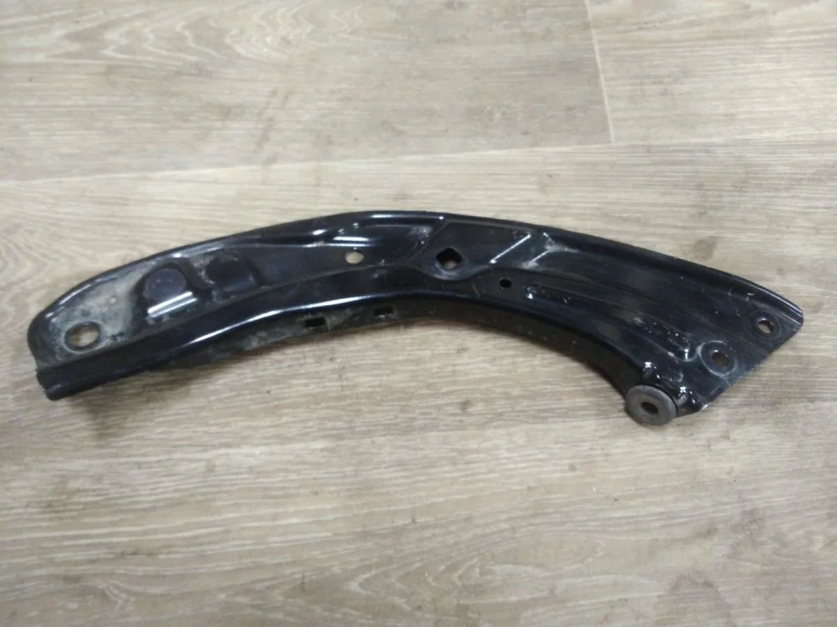 Кронштейн Skoda Rapid I (2012—2017) Rapid I (2012—2017) KG3, NH1, NH3