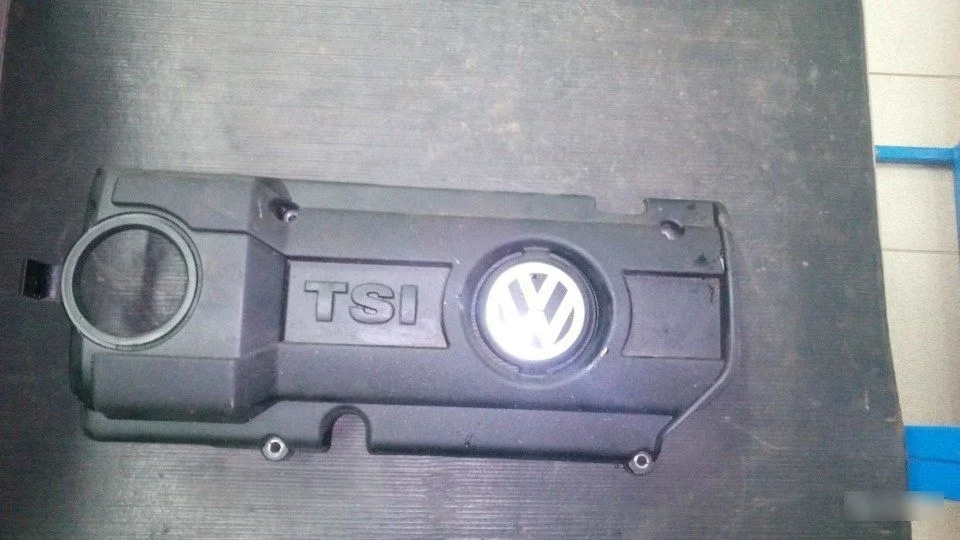 Крышка двигателя декоративная Volkswagen Jetta VI (2010—2015) Jetta VI (2010—2015) 1F7, 1F8, 163, AV2, AV3, AJ5, 521, 138