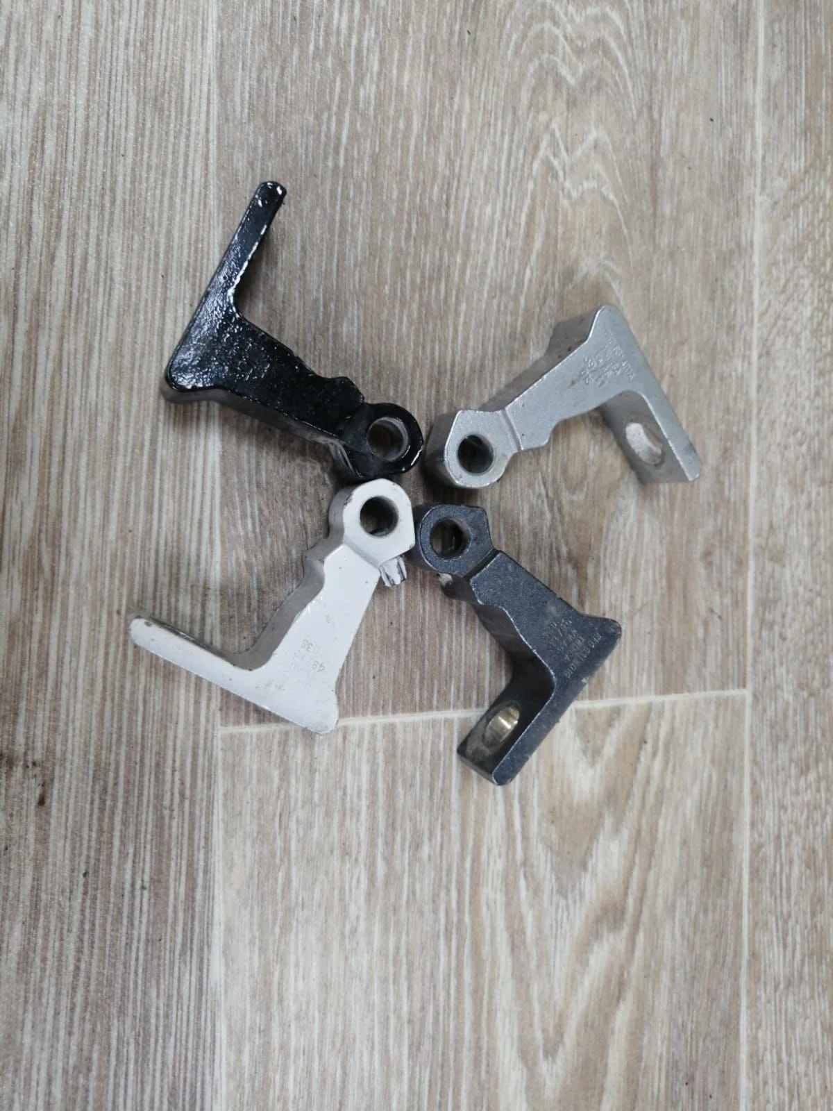 Петля двери Volkswagen Jetta VI (2010—2015) Jetta VI (2010—2015) 162, 163, AV2, AV3, AY2, AY3