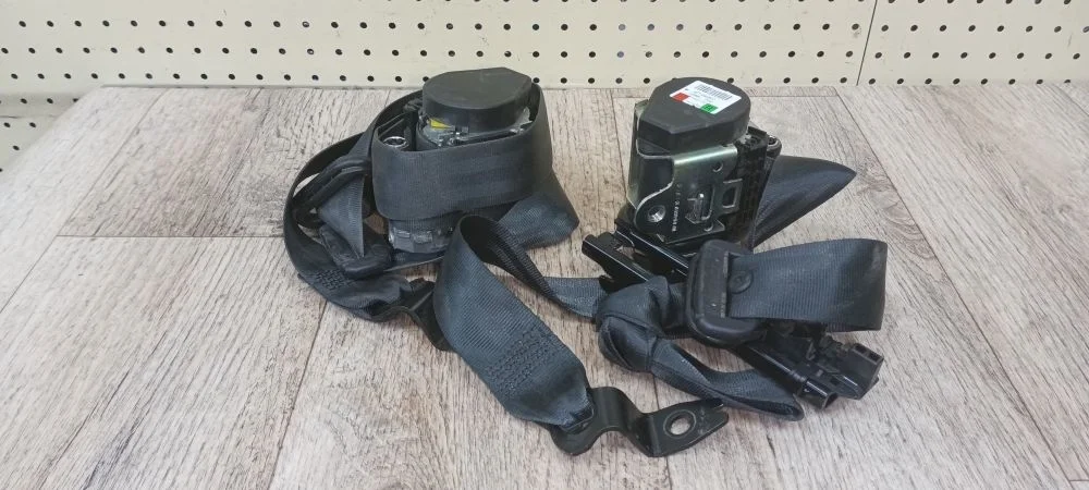 Ремень безопасности передний Skoda Rapid I Rapid I (2012—2017) NH1, NH3