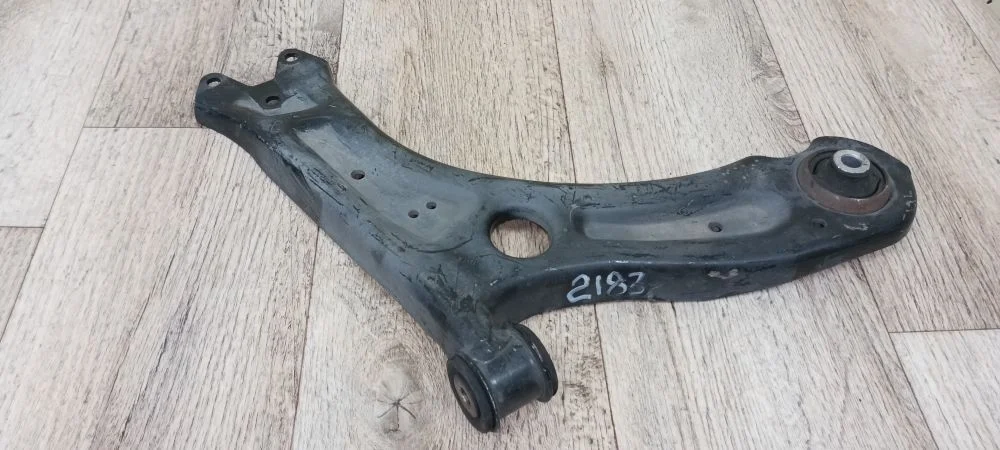 Рычаг передней подвески VW Jetta-6 Jetta VI (2010—2015) 162, 163, AV2, AY2