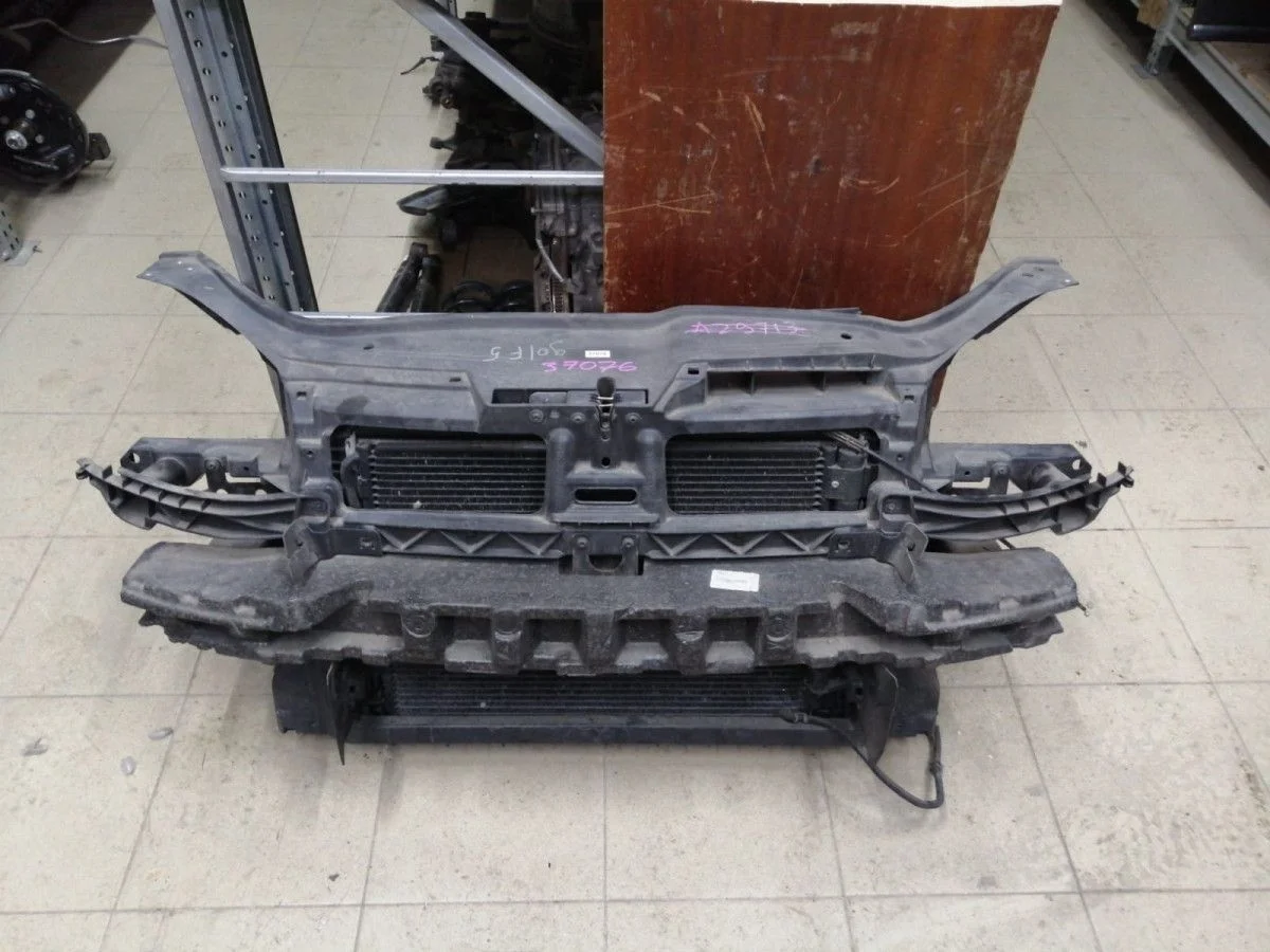 Рамка радиатора Volkswagen Golf Mk5 (2003—2009) Golf Mk5 (2003—2009) 1K1