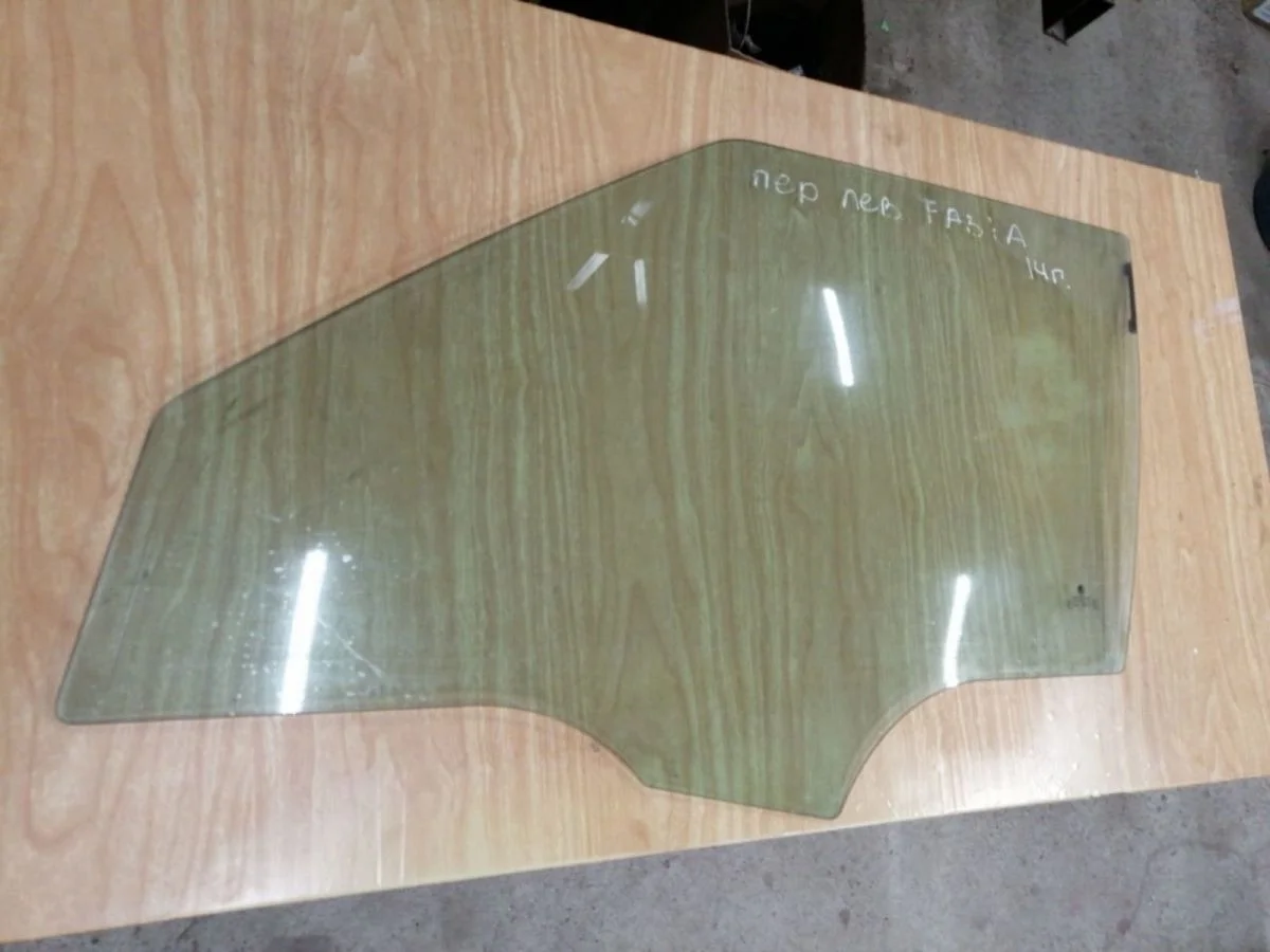 Стекло двери передней Skoda Fabia II рестайлинг (2010—2014) Fabia II рестайлинг (2010—2014) 5J2