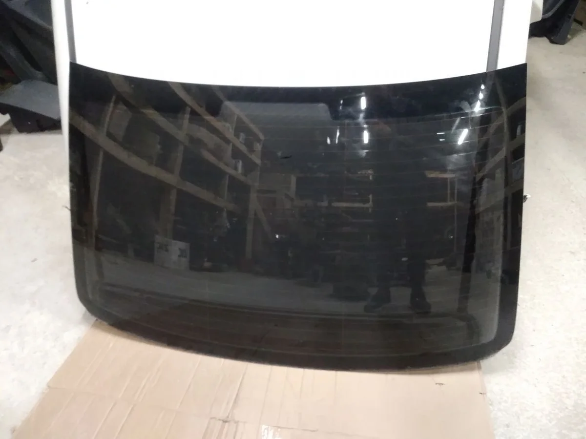 Стекло заднее Volkswagen Passat B6 (2005—2010) Passat B6 (2005—2010) 3C2