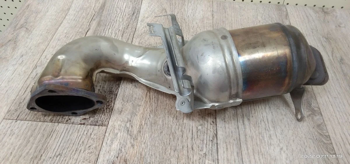 Катализатор VW Tiguan 1,4 CAV CTH Tiguan I рестайлинг (2011—2019) 1F8, 162, 163, AV2, AV3, AY2, 1T2, 1T3, 517, 5K1, AJ5, 521, 137, 138, 5C1, 5C2, 5C7, 5C8, 710, 7N1, 5N1, 5N2