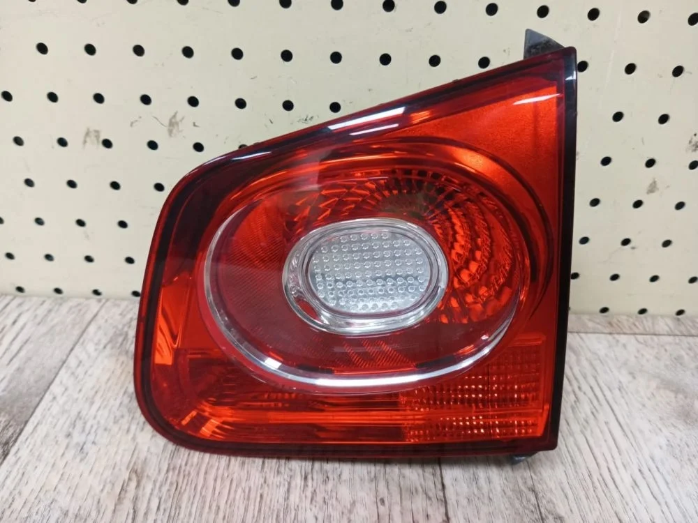 Фонарь задний внутренний  VW Tiguan 2007-2011 Tiguan I (2007—2011) 5N1