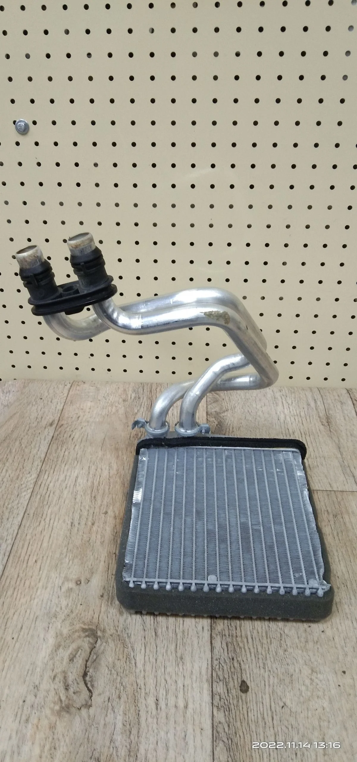 Радиатор отопителя VW Tiguan/Jetta/Passat/Golf Tiguan I рестайлинг (2011—2019) 362, 365, 2CA, 2CB, 2CH, 2CJ, SAA, SAB, SAH, SAJ, 1F8, 162, 163, AV2, AV3, AY2, AY3, 1P1, 3T4, 3T5, 521, 137, 138, 8P1, 8PA, 710, 5N2, 7N1, 7N2, 8UG, 8UB, 1Z3, 1Z5, 933, 358, 1T3, 517, 5K1, AJ5, 5L6, 5L7, 676, 677, 5C1, 5C2, 5C7, 5C8, 8P7, 8PAXW, 8PAXX