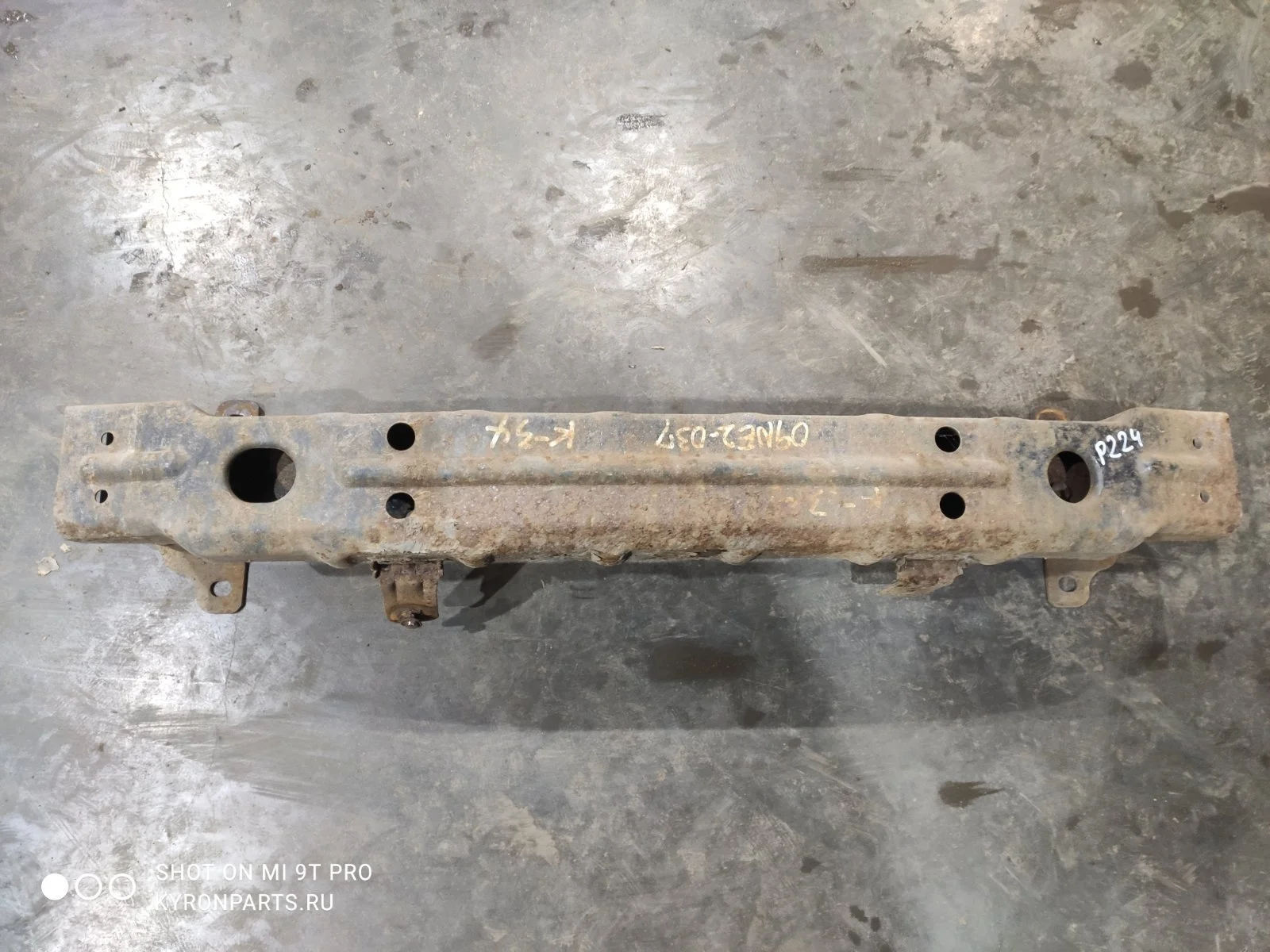 Усилитель бампера SsangYong Rexton 2009 Y250