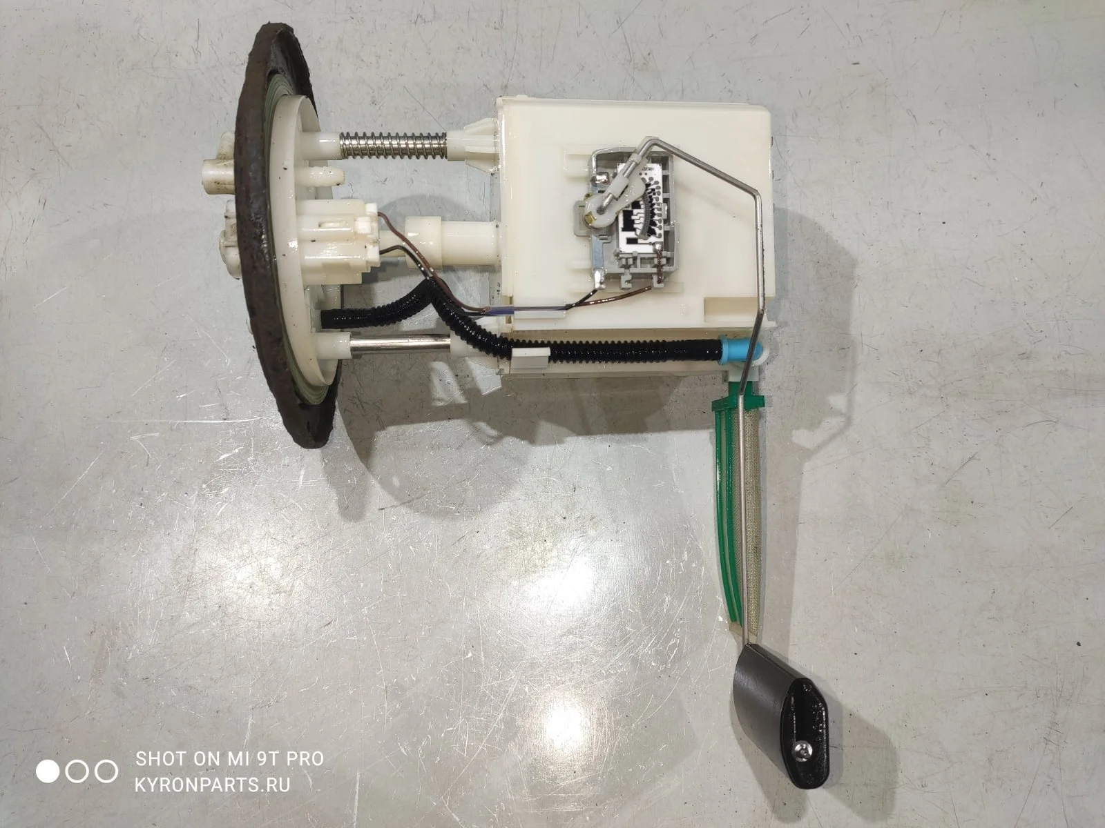 Датчик уровня топлива (топливозаборник) SsangYong Rexton 2009 Y250