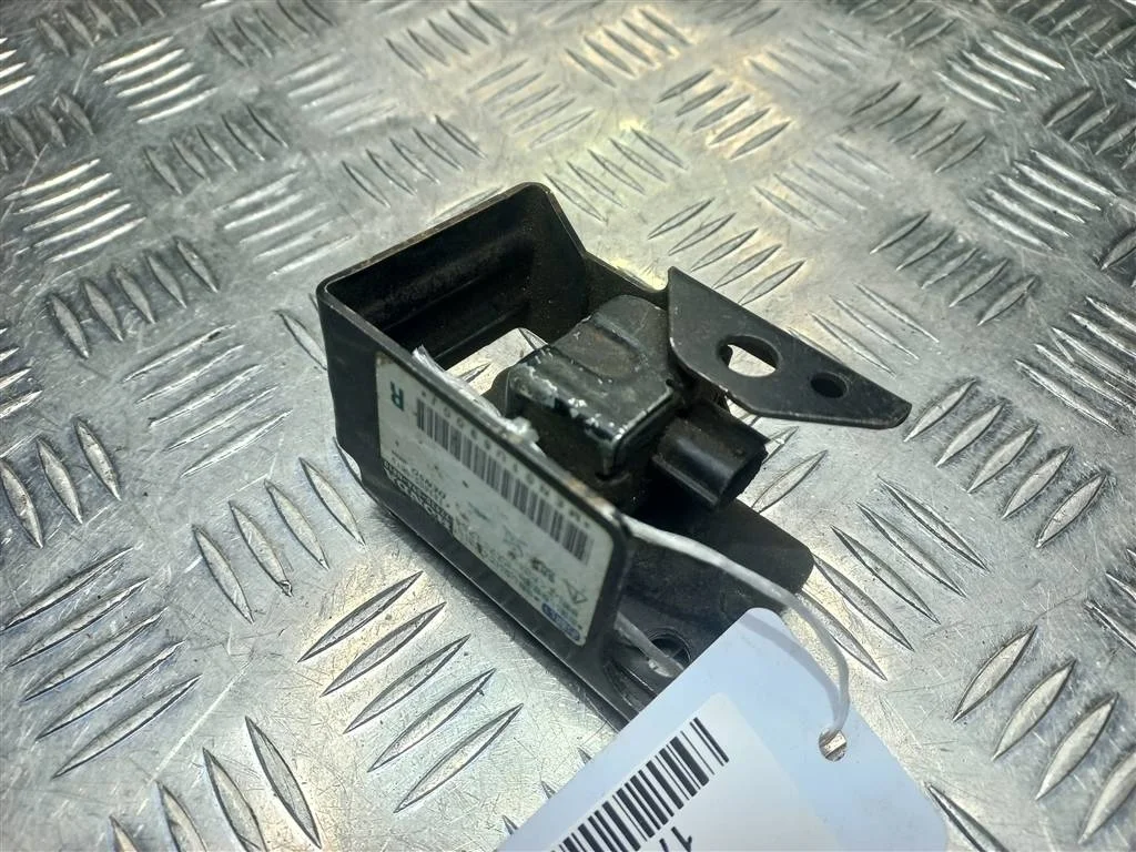 Датчик удара (AIR BAG) HONDA CR-V II (2001—2004)