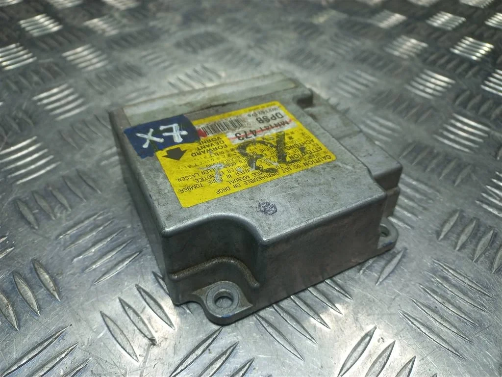 Блок управления SRS (AIR BAG) MITSUBISHI LANCER I