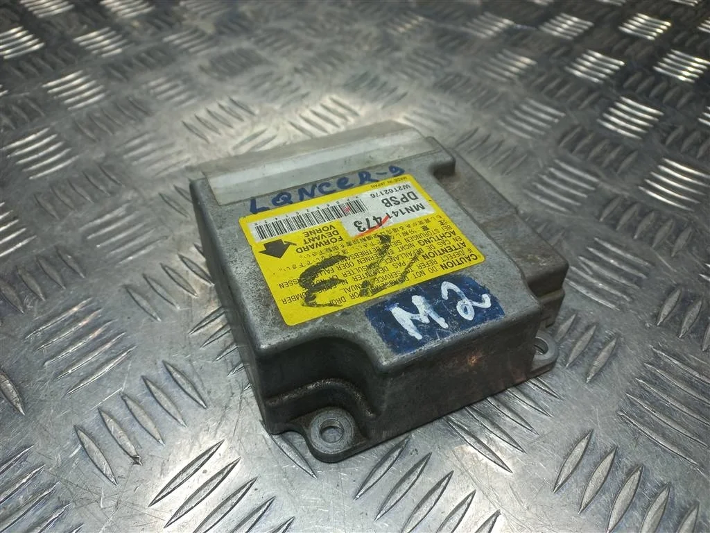 Блок управления SRS (AIR BAG) MITSUBISHI LANCER I