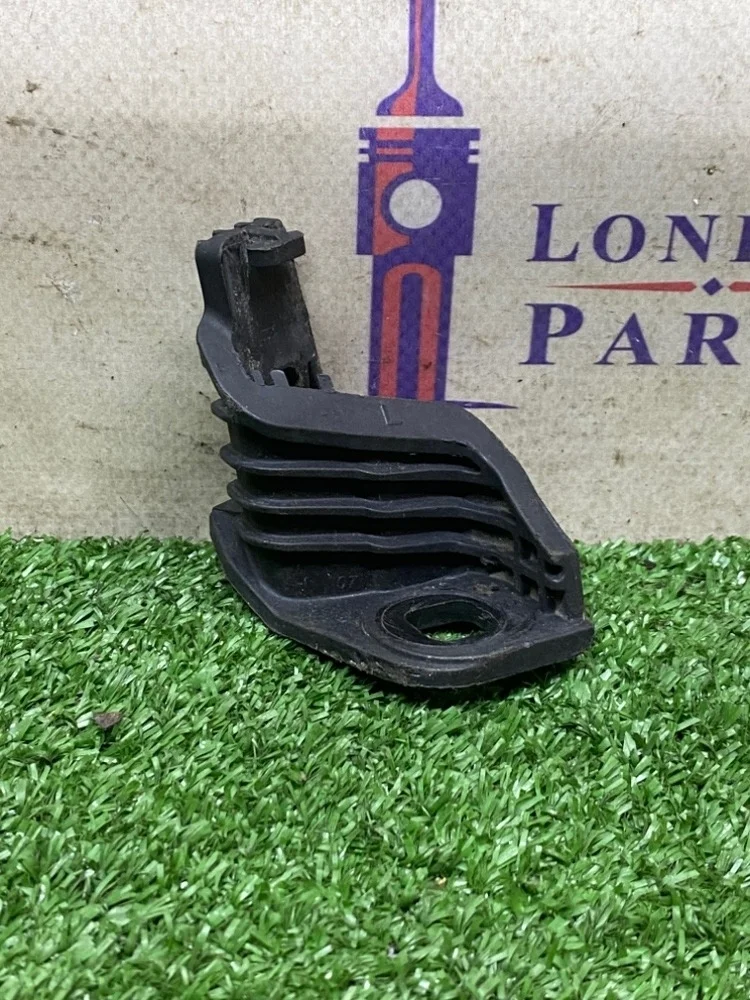 Кронштейн крепления фары BMW F30