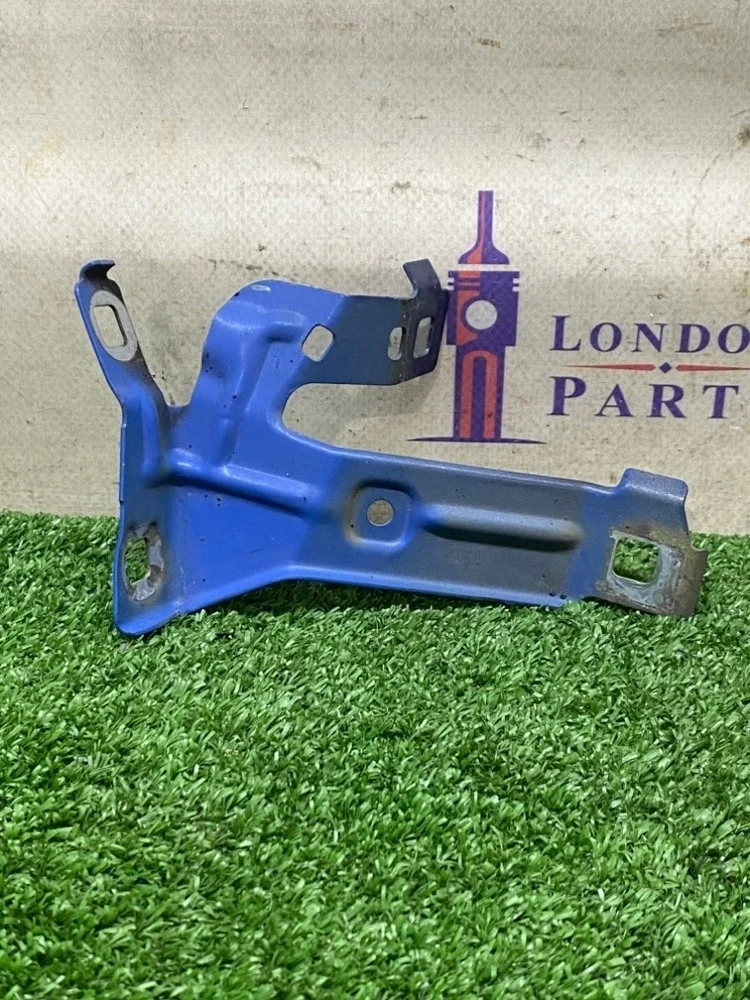 Кронштейн крепления крыла BMW F30