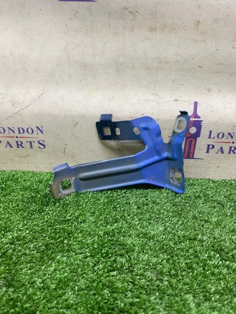 Кронштейн крепления крыла BMW F30