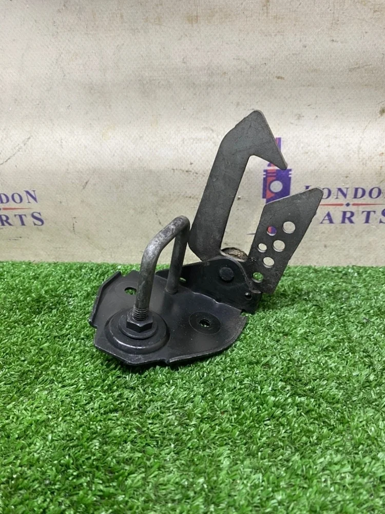 Замок капота BMW F11