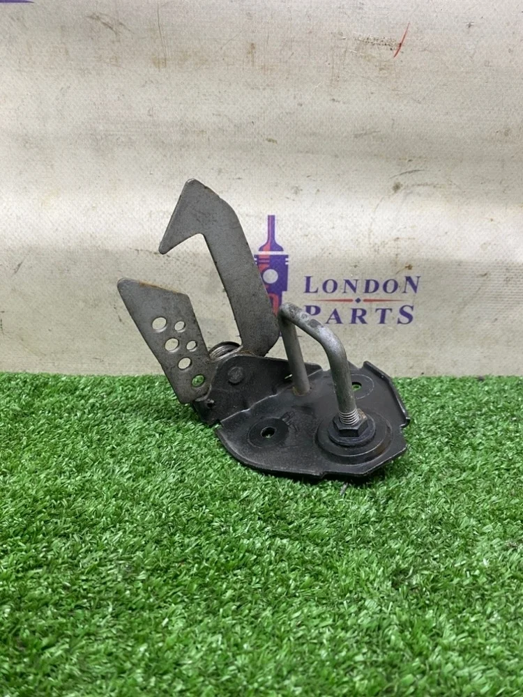 Замок капота BMW F11