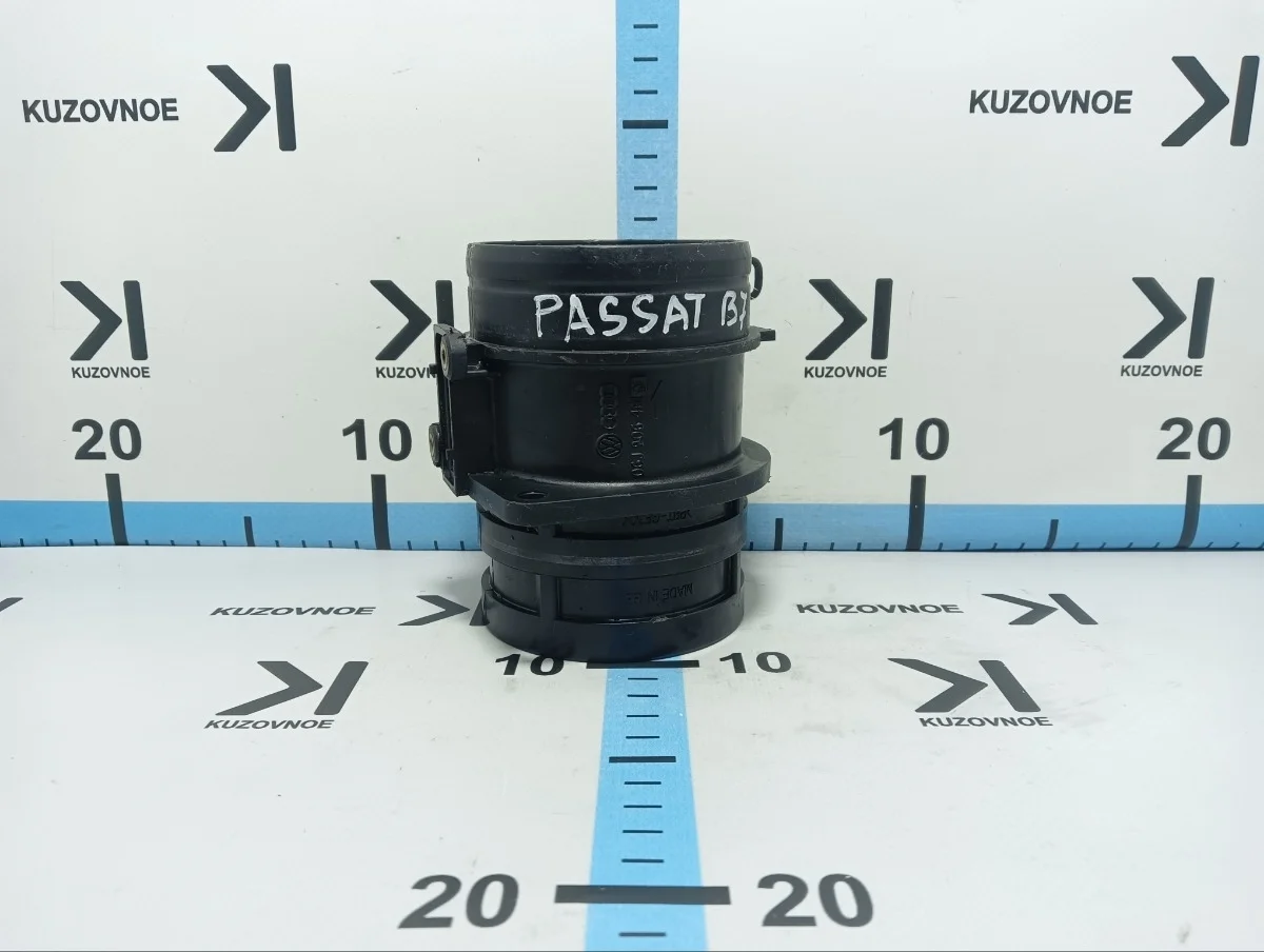 Патрубок воздушного фильтра (гофра воздуховода) Volkswagen Passat 2012 362