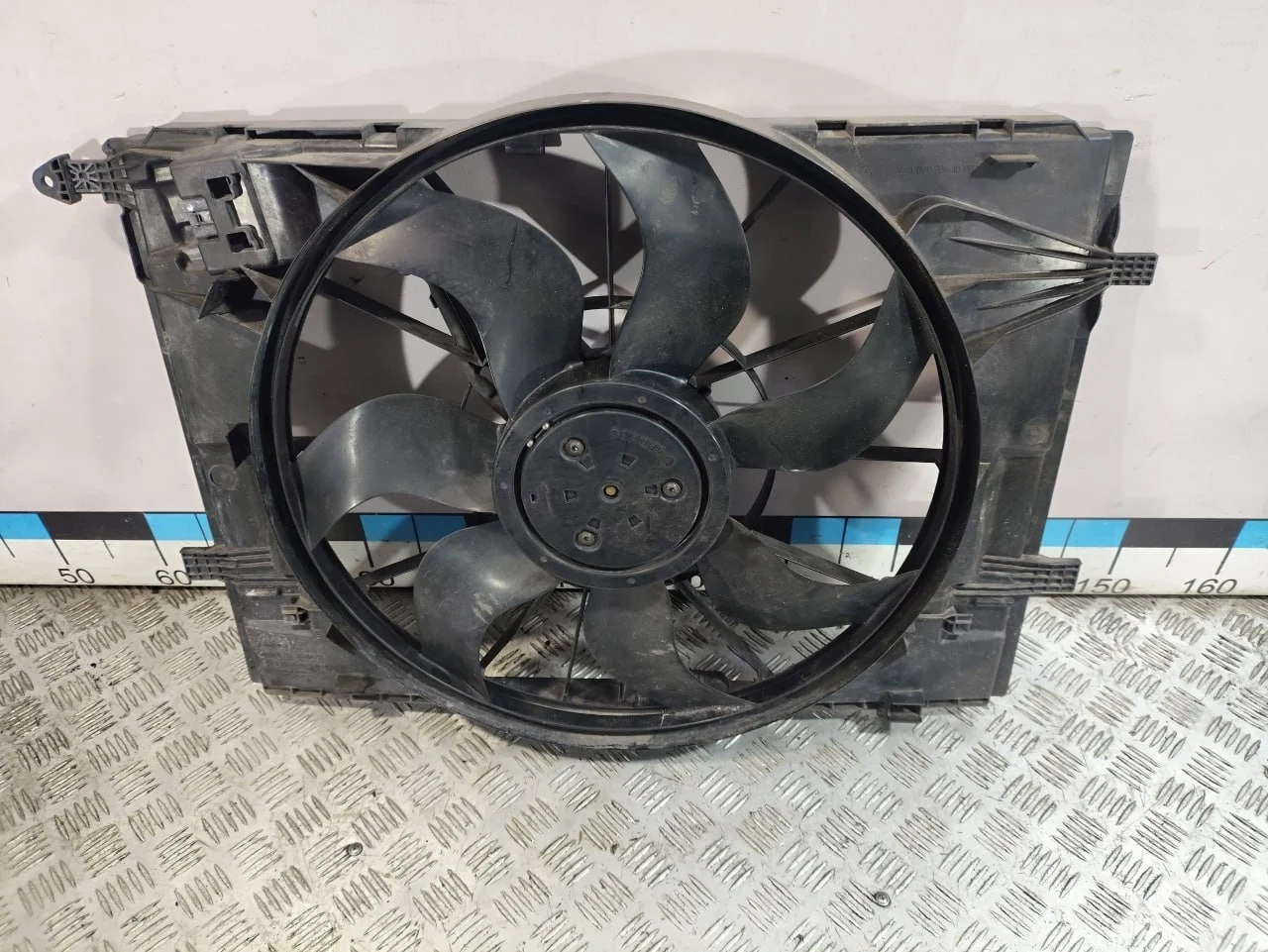 [Б/У] Вентилятор 600W Mercedes [Код: 00582178 ]