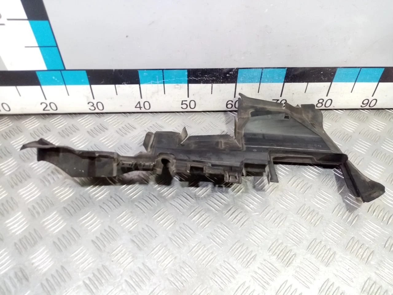 [Б/У] Воздуховод радиатора левый [Код: 00582090 ]