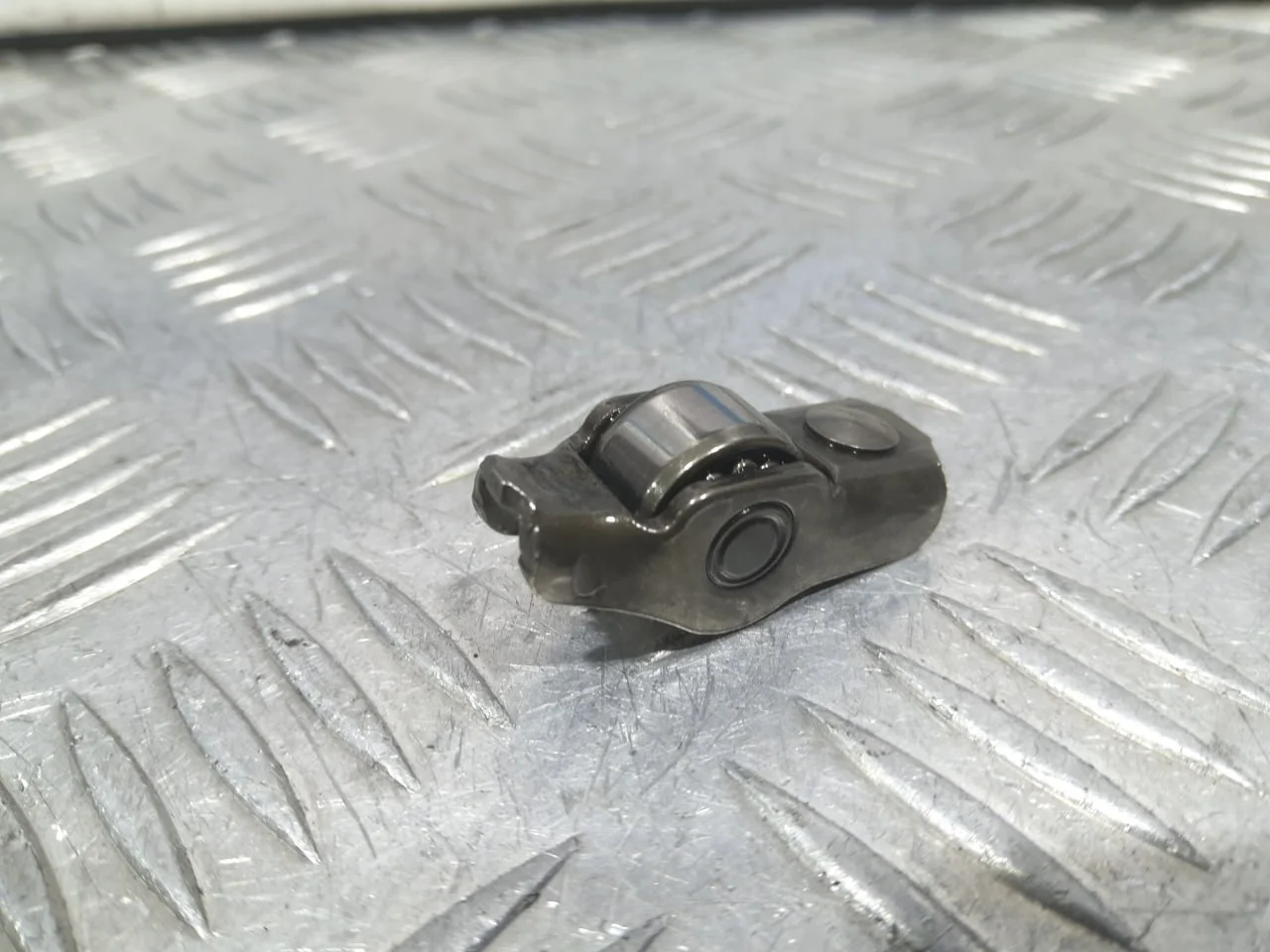 [Б/У] Рокер Audi Skoda Volkswagen Porsche [Код: 00581427 ]