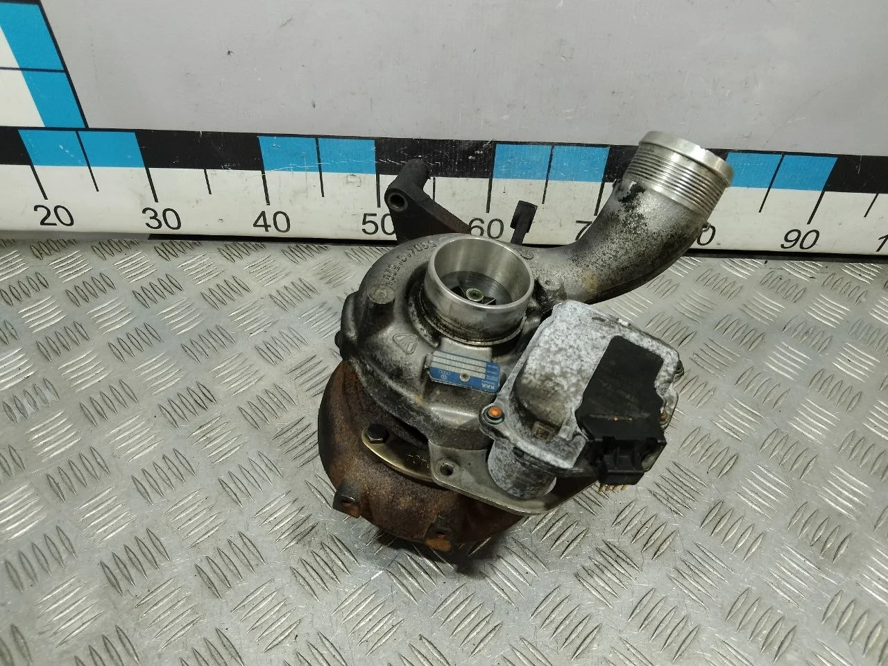 [Б/У] Турбина - Скол пластика разъема регулятора [ХОРОШЕЕ] [Код: 00582647 ]