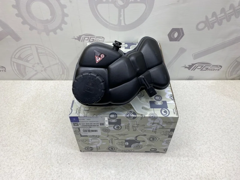 Расширительный бачок Mercedes-benz W221