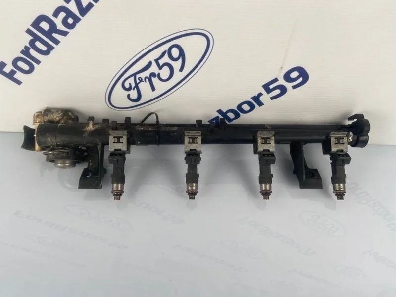 Рампа топливная Ford Fiesta 2012 1804263 CB1 1.4 (SPJC)