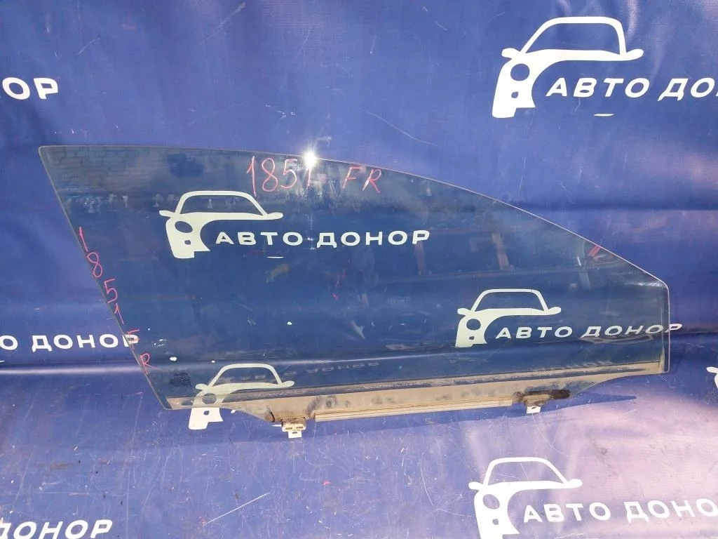 стекло TOYOTA AVENSIS AZT251 -