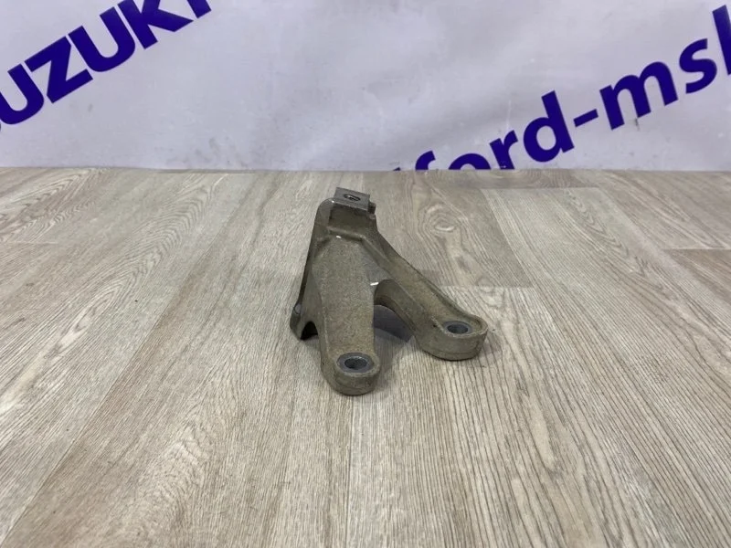 Кронштейн кпп FORD FOCUS 2 2009