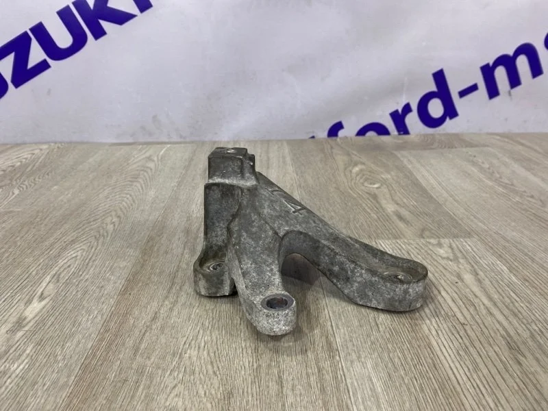 Кронштейн кпп FORD FOCUS 2 2009