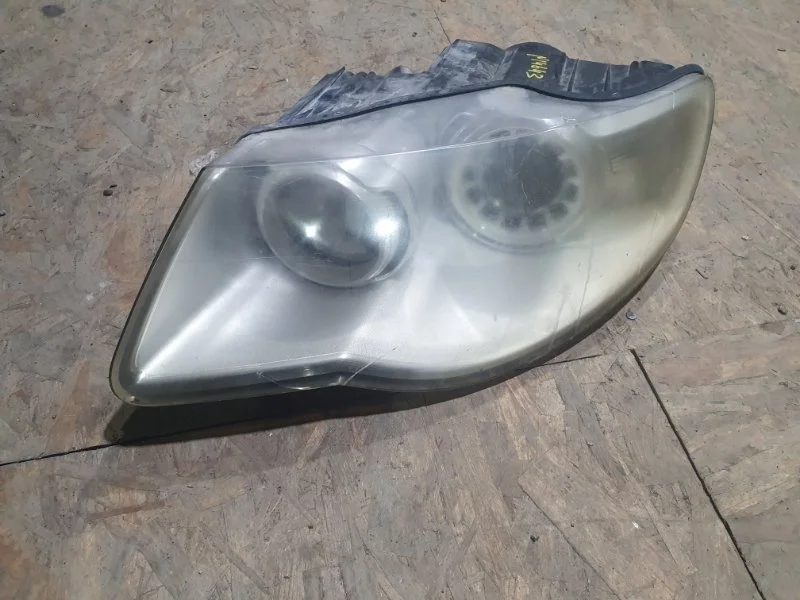 Фара Volkswagen Touareg 2007-2010