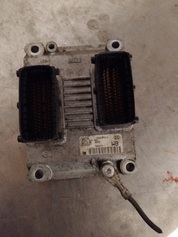 Блок управления двигателем Opel Corsa 2005