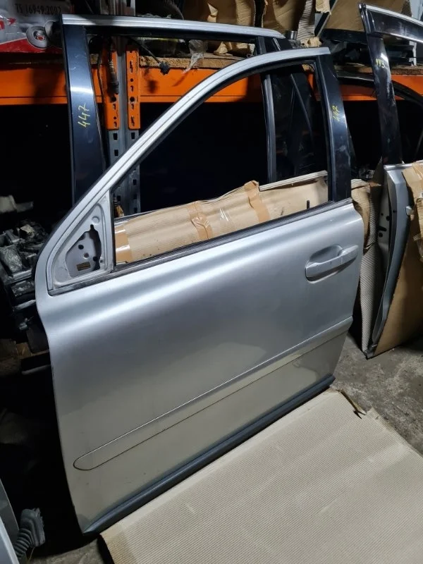 Дверь Volvo xc90 2008