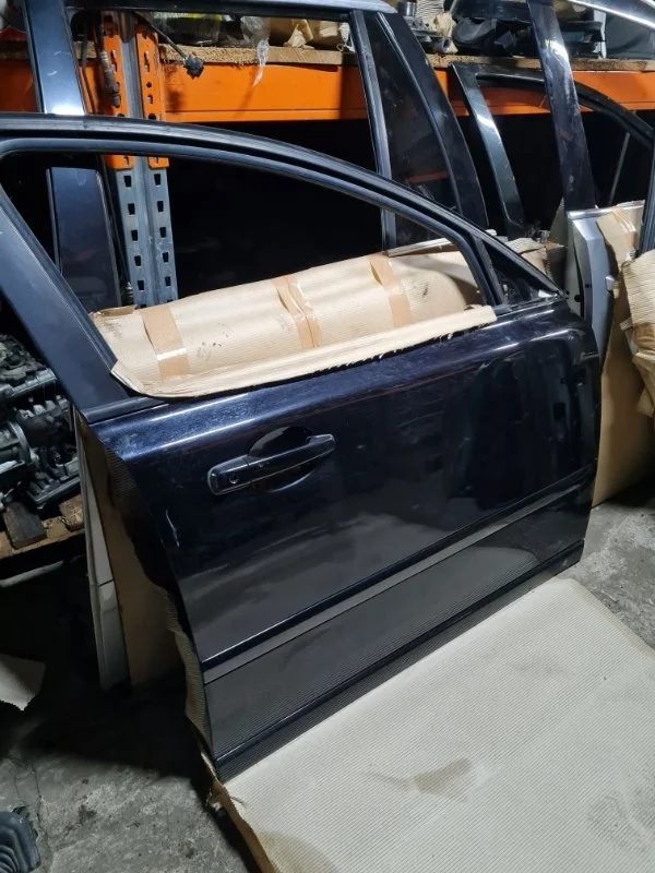 Дверь Volvo V50 2010 MW