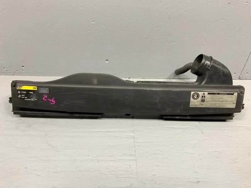 Воздухозаборник Volkswagen Golf 7