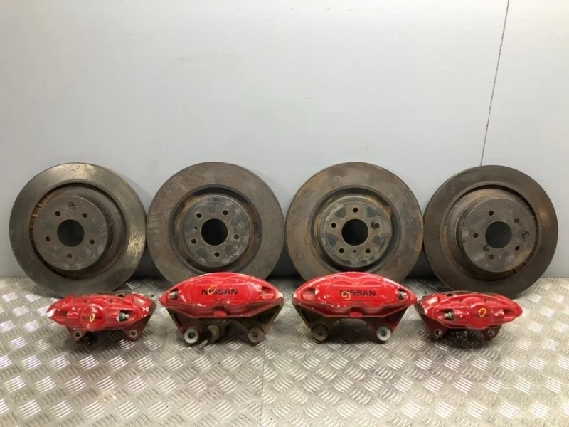 Тормоза комплект Nissan Skyline V36