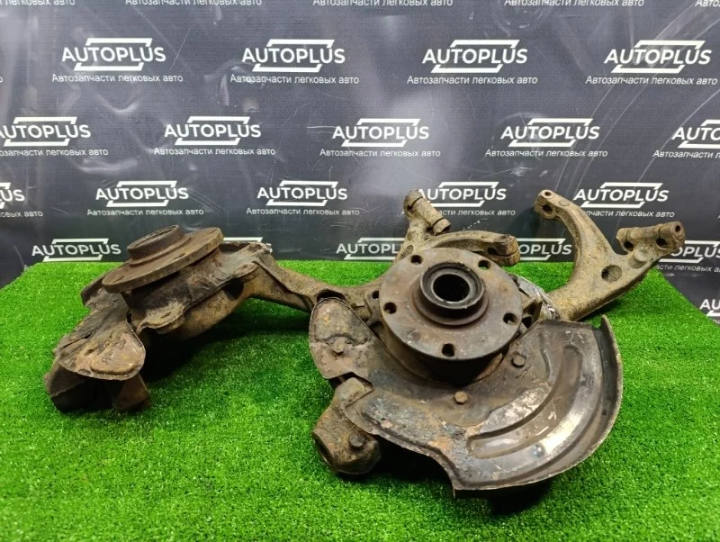 Поворотный кулак Volkswagen Passat B5 8D0407257AL 1.8