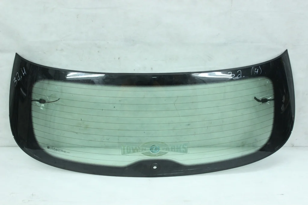 Стекло крышки багажника 3 дв Opel Astra H