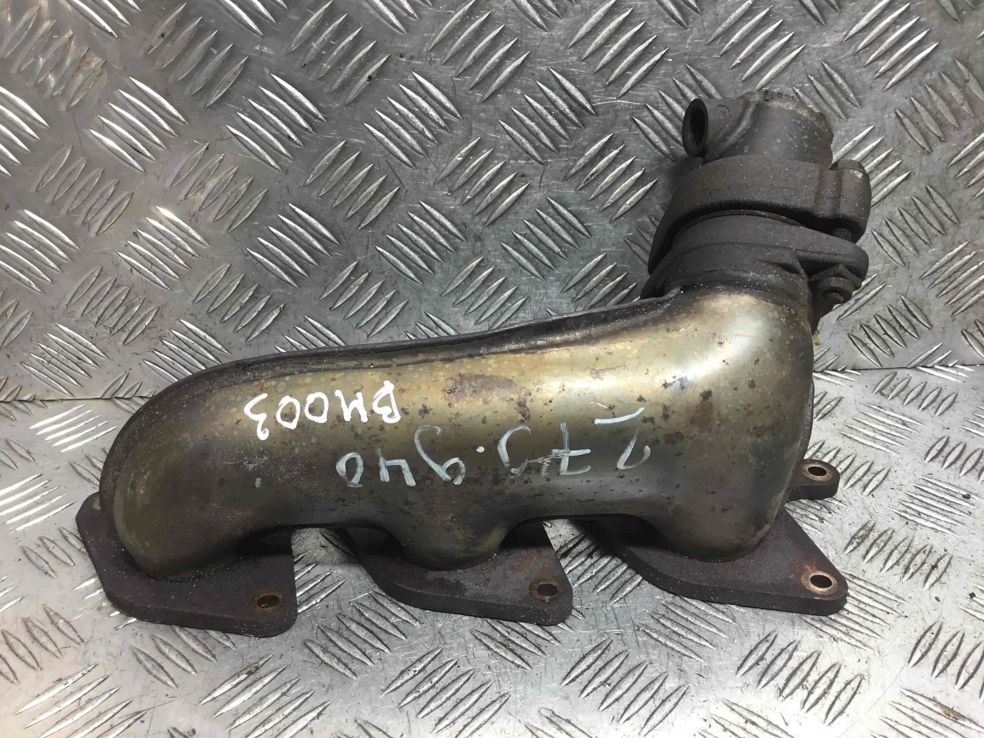 Коллектор выпускной Mercedes C-klasse W203/S203/CL203 [рестайлинг] (2004-2007) бензин 3.0 i Автомат Седан