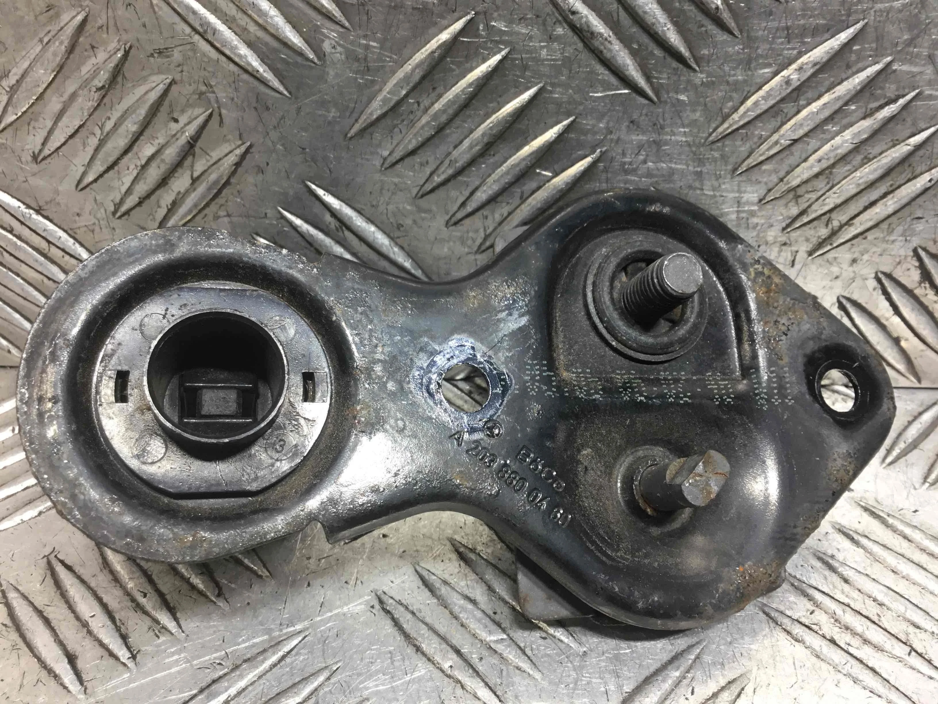 Замок капота Mercedes ML W164 (2005-2008) дизель 3.0 CDI Автомат