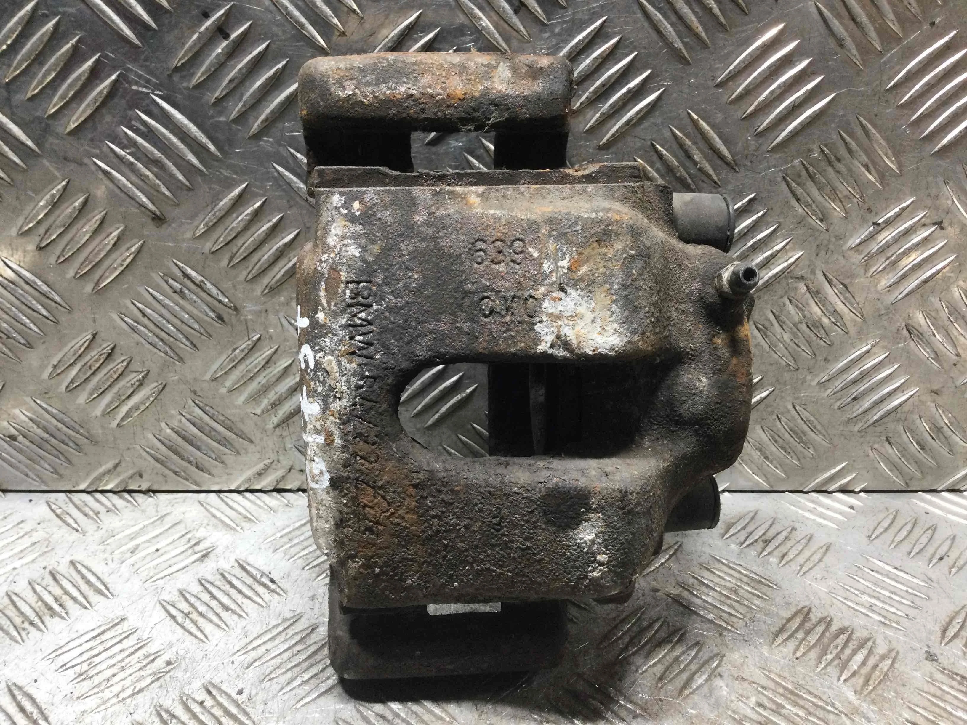 Суппорт передний левый BMW 3-Series 3-Series E46 1998 - 2006 бензин 2.5 i Механика Универсал